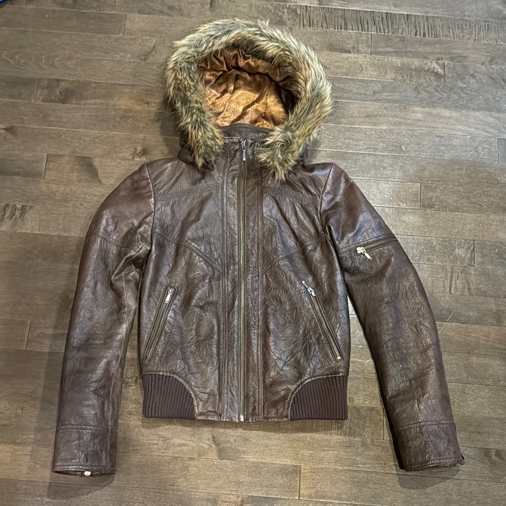 Danier women’s 3 XS leather jacket, excellent used condition